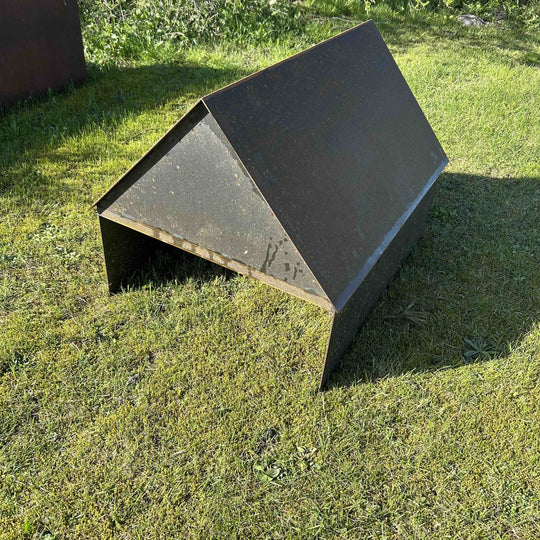 Unterstellplatz für Mährobotern mit Satteldach