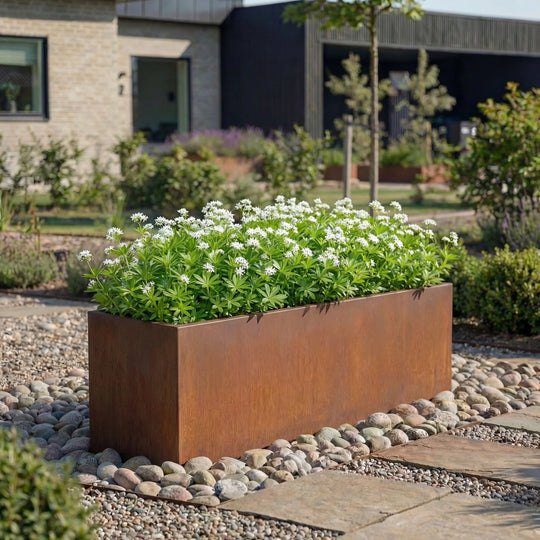 Maßgeschneiderte Bestellung: Pflanzkasten mit Boden