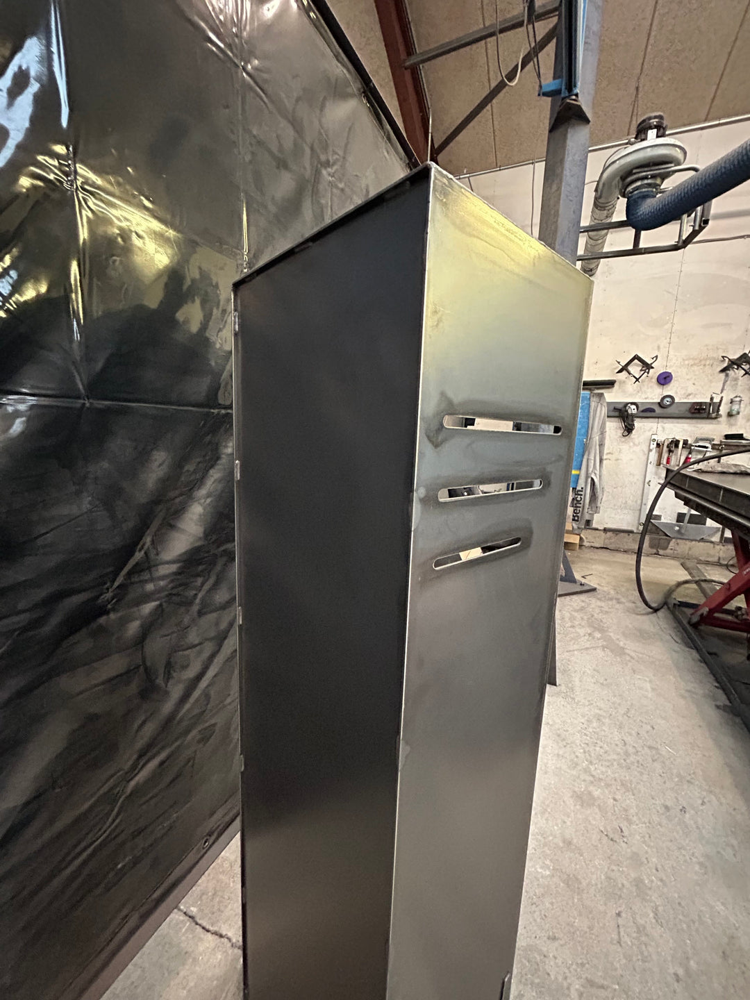 Freistehende Wallbox-Säule - Cortenstahl